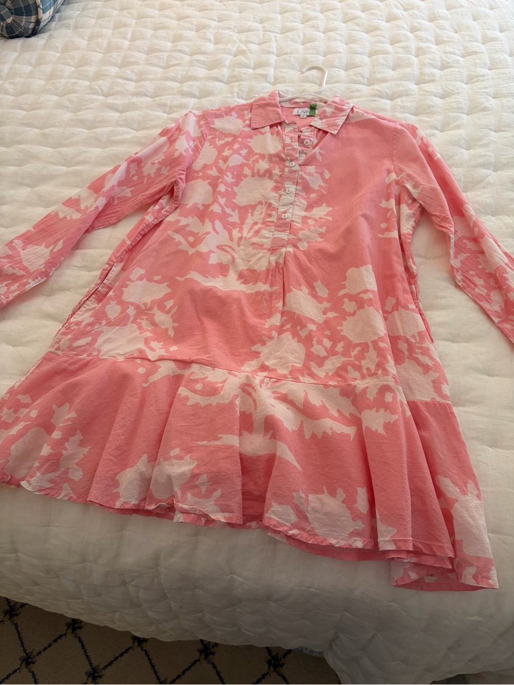 Livro pink and white dress